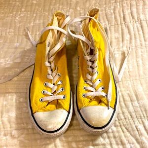 Chuck Taylor All Star Classic | Unisex High Top | Yellow